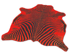 WHITE LABEL - tapis en peau de vache rouge imprimé zébré noir - Peau De Zèbre