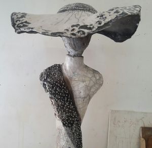 MARIE JUGE SCULPTEUR - capeline - Sculpture
