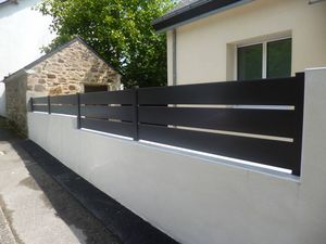 alu France Portail -  - Fence With An Openwork Design