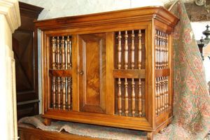 Antiquites Decoration Maurin -  - Provincal Bread Cabinet