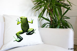ARTPILO - frogs - Cushion Cover