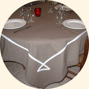 ATELIER DE LA VARANGUE -  - Round Tablecloth