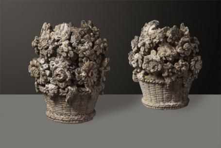 Andrée Macé - Natural sculpture-Andrée Macé-Paire de corbeilles de fleurs en pierre, d'époque XVIIIème siècle