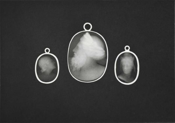 LINEATURE - Fotografie-LINEATURE-X-ray. Cameos in gold settings - 1896